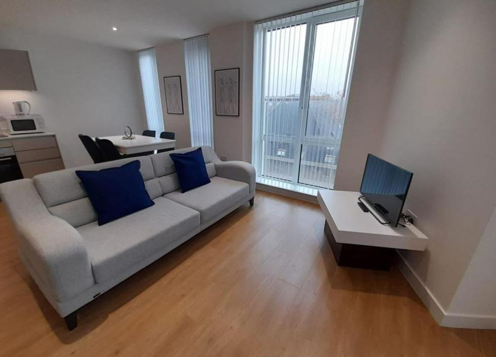 Bracknell - Stunning 2 Bedroom Flat With Spectacular Views Exterior photo